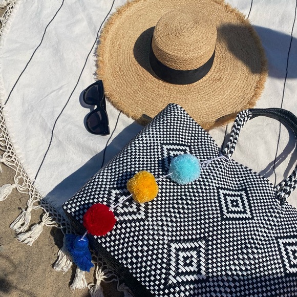 Bexuko Beach Tote - Picture 1 of 3